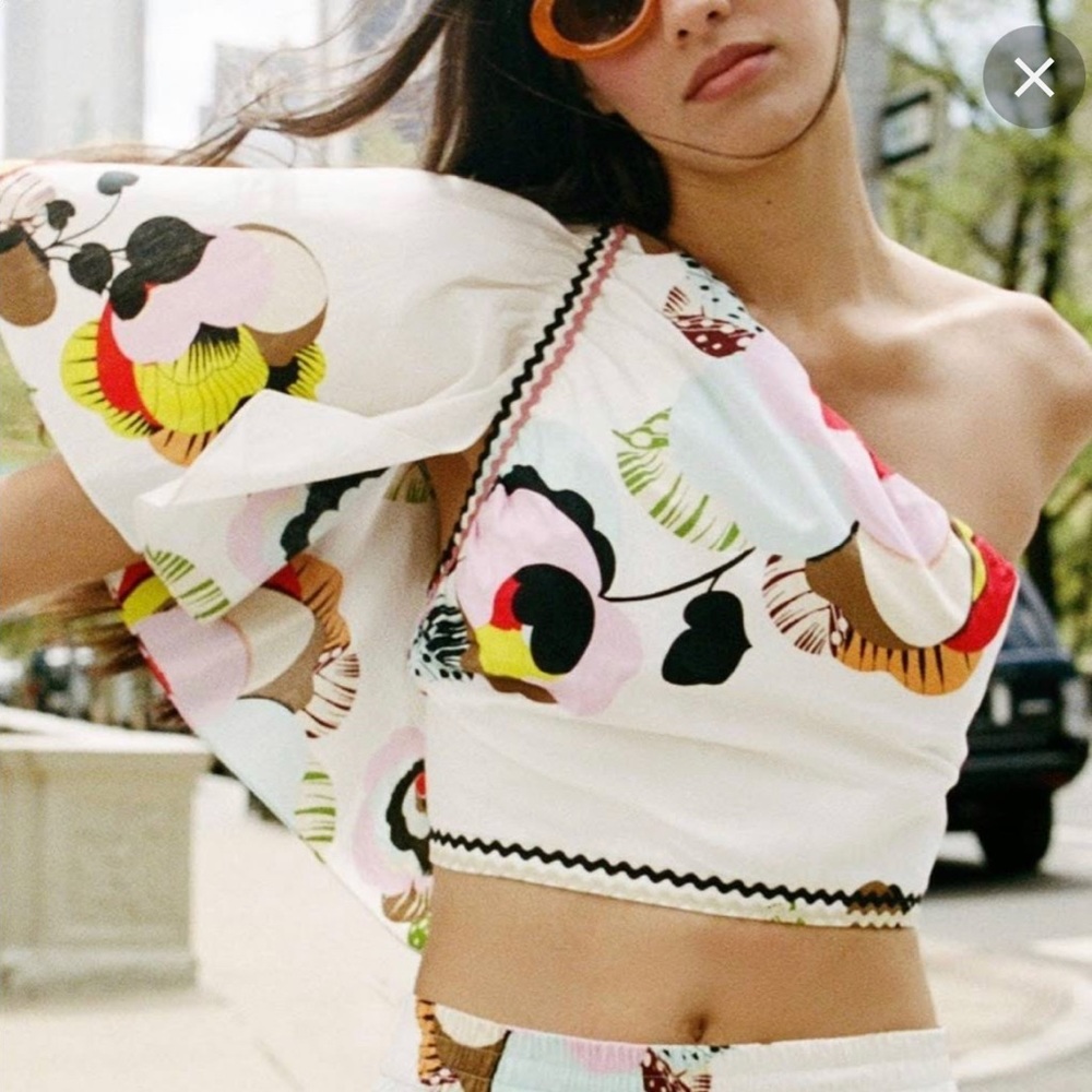 Zara Asymmetrical Floral Crop Top! 🍬✨🌈